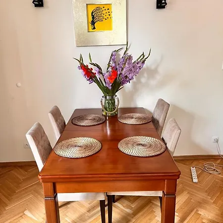 Apartament Z Dwoma Sypialniami, Salonem, Biurem I Tarasem